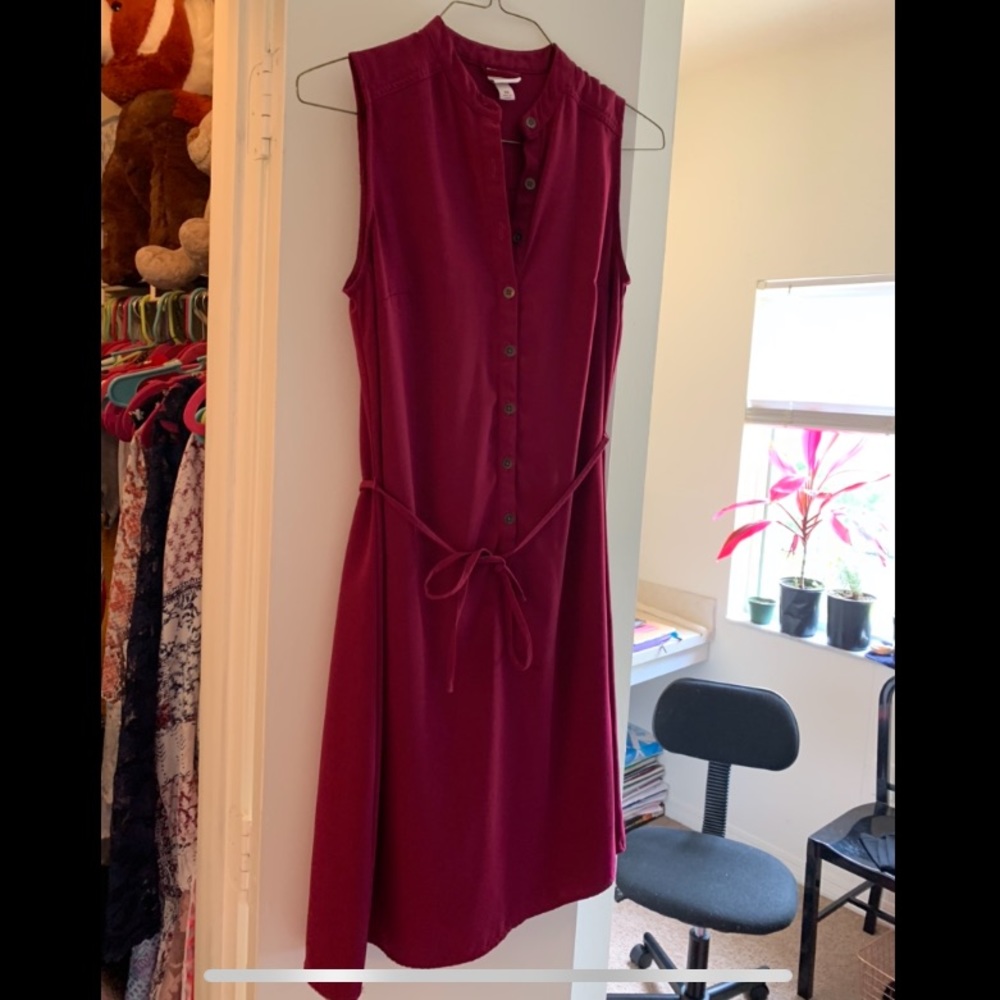 Maroon sleeveless dress
